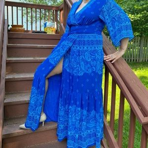 Floral dress with long cut in the middle